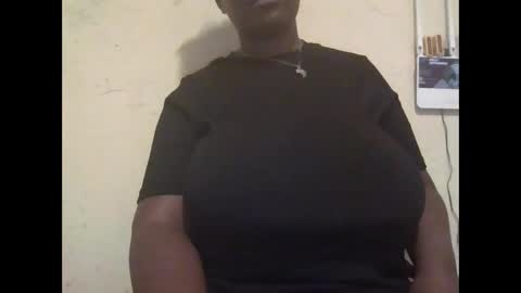 Snapshot of hot_alynn chatting on 09/25/25, 09:24 ALLYN online show from 09/25/25, 09:24