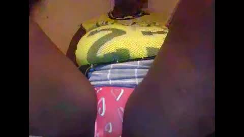 Snapshot of hot_alynn chatting on 10/04/25, 10:24 ALLYN online show from 10/04/25, 10:24