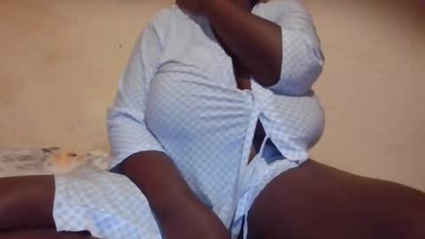 Snapshot of hot_alynn chatting on 10/18/25, 09:10 ALLYN online show from 10/18/25, 09:10