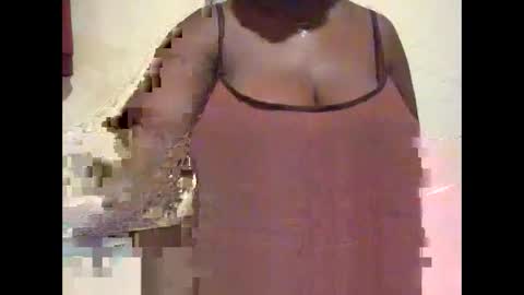 Snapshot of hot_alynn chatting on 11/05/25, 10:48 ALLYN online show from 11/05/25, 10:48