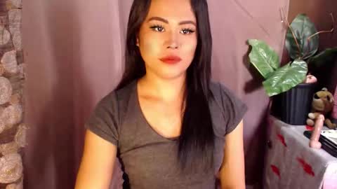 Snapshot of hot_babe0802 chatting on 05/25/26, 01:55 HANNA online show from 05/25/26, 01:55