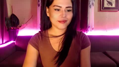 Snapshot of hot_babe0802 chatting on 06/05/26, 08:09 HANNA online show from 06/05/26, 08:09