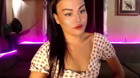 Snapshot of hot_babe0802 chatting on 06/12/26, 02:43 HANNA online show from 06/12/26, 02:43