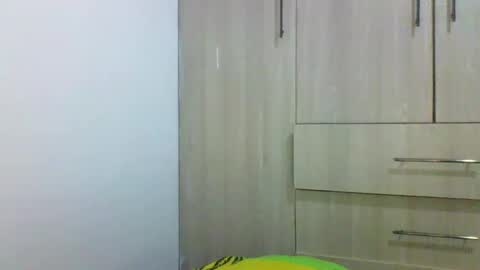 hot berry1 online show from 03/11/25, 07:03