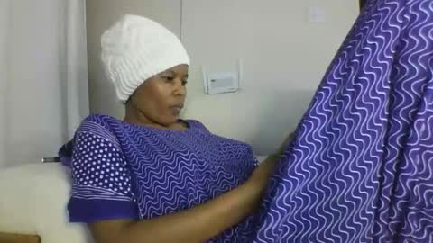 hot berry1 online show from 11/17/25, 12:05