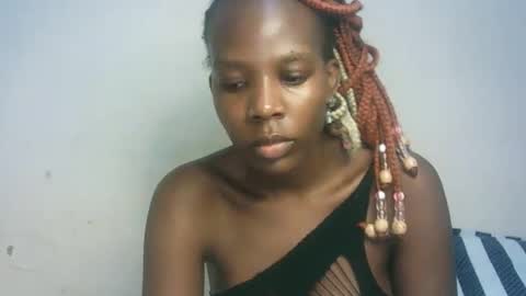 Snapshot of hot_berry2003 chatting on 01/19/25, 10:28 Millie online show from 01/19/25, 10:28