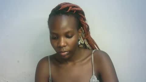 Snapshot of hot_berry2003 chatting on 01/24/25, 12:10 Millie online show from 01/24/25, 12:10