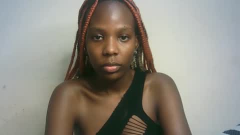 Snapshot of hot_berry2003 chatting on 01/28/25, 04:50 Millie online show from 01/28/25, 04:50