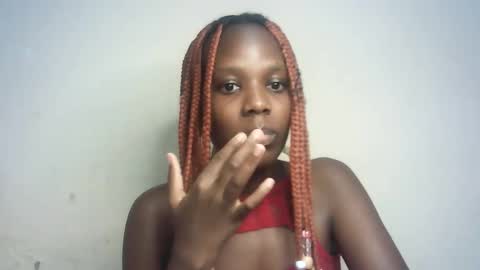 Snapshot of hot_berry2003 chatting on 01/30/25, 10:51 Millie online show from 01/30/25, 10:51