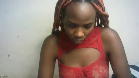 Snapshot of hot_berry2003 chatting on 01/31/25, 04:14 Millie online show from 01/31/25, 04:14