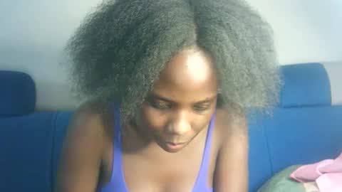 Snapshot of hot_berry2003 chatting on 02/02/25, 05:32 Millie online show from 02/02/25, 05:32