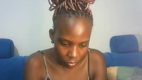 Snapshot of hot_berry2003 chatting on 02/23/25, 04:35 Millie online show from 02/23/25, 04:35