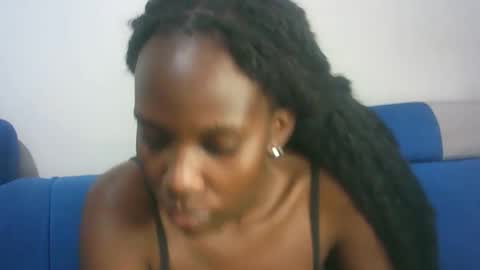 Snapshot of hot_berry2003 chatting on 09/25/25, 06:44 Millie online show from 09/25/25, 06:44