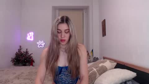 Snapshot of hot_berry69 chatting on 01/05/25, 10:19 Dashka online show from 01/05/25, 10:19