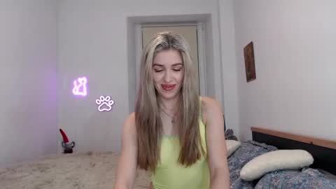 Snapshot of hot_berry69 chatting on 02/05/25, 10:33 Dashka online show from 02/05/25, 10:33