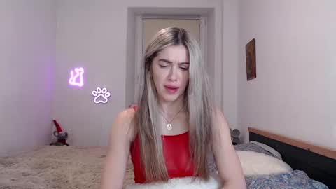 Snapshot of hot_berry69 chatting on 03/07/25, 10:43 Dashka online show from 03/07/25, 10:43