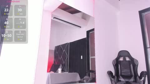 hot boy 04 online show from 10/22/25, 01:55