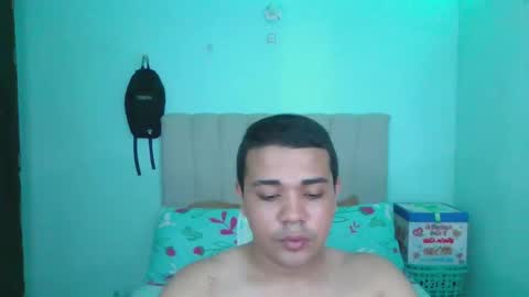 hot_boyy11 online show from 11/10/25, 03:27