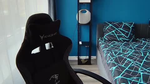 hot_cap_77 online show from 04/13/26, 08:09