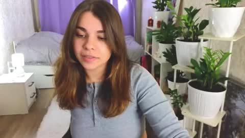 Snapshot of hot_chill__ chatting on 10/09/25, 04:38 LiluCaroline online show from 10/09/25, 04:38