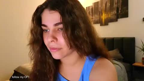 Snapshot of hot_chill__ chatting on 06/15/26, 06:54 LiluCaroline online show from 06/15/26, 06:54