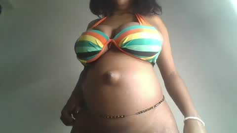Snapshot of hot_choccoolate chatting on 07/08/26, 10:42 Zarah online show from 07/08/26, 10:42