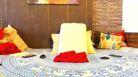 hot_chocolate4u online show from 03/10/26, 10:20