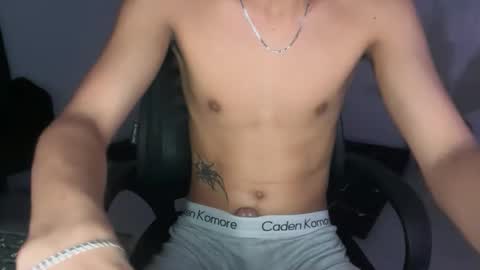 Snapshot of hot_cuteboy02 chatting on 11/03/25, 05:52 Kim online show from 11/03/25, 05:52