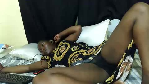 Milly online show from 10/15/25, 07:03