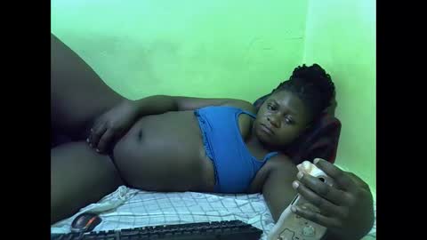 hot_girlly online show from 12/18/25, 06:19