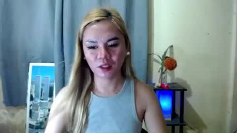 Snapshot of hot_jessyxoxo chatting on 06/03/26, 06:13 Jessy online show from 06/03/26, 06:13