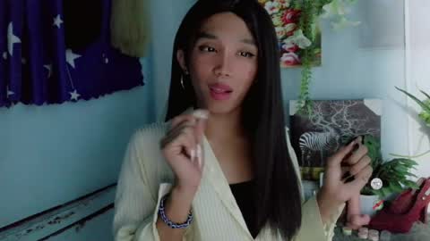 Khianna online show from 04/12/26, 04:01