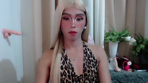 Snapshot of hot_khianna chatting on 05/24/26, 02:11 Khianna online show from 05/24/26, 02:11
