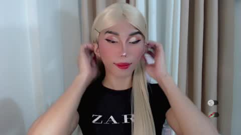 Snapshot of hot_khianna chatting on 06/27/26, 02:12 Khianna online show from 06/27/26, 02:12