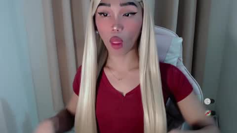 Snapshot of hot_khianna chatting on 07/12/26, 03:03 Khianna online show from 07/12/26, 03:03