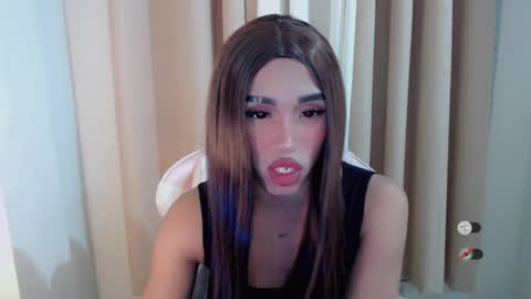 Snapshot of hot_khianna chatting on 07/16/26, 02:01 Khianna online show from 07/16/26, 02:01
