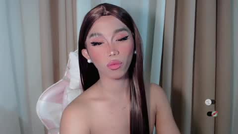 Snapshot of hot_khianna chatting on 07/18/26, 04:00 Khianna online show from 07/18/26, 04:00