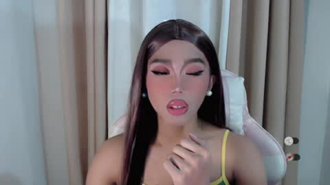 Snapshot of hot_khianna chatting on 07/19/26, 01:59 Khianna online show from 07/19/26, 01:59