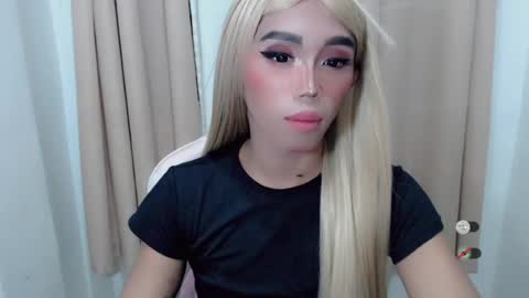 Snapshot of hot_khianna chatting on 07/23/26, 04:27 Khianna online show from 07/23/26, 04:27
