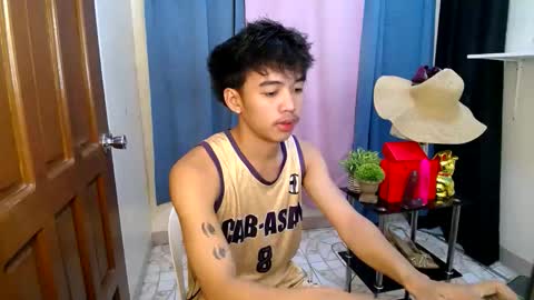 Snapshot of hot_kianxx chatting on 06/11/26, 02:00 hot_kianxx online show from 06/11/26, 02:00