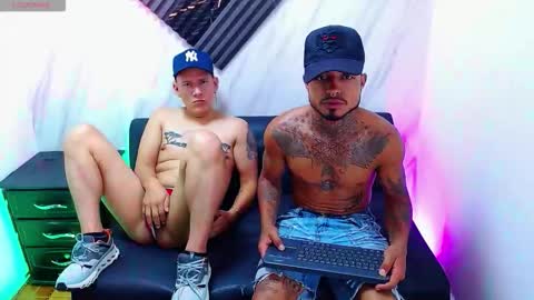 SEXY COUPLE  online show from 11/29/25, 05:32