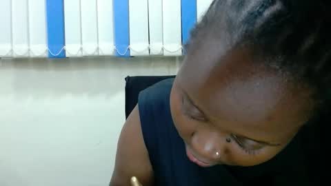 Linah online show from 12/22/25, 04:37