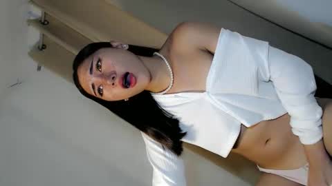 hot_little_angel18 online show from 06/03/26, 01:19