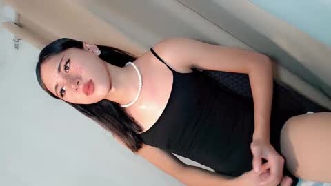 hot_little_angel18 online show from 06/08/26, 02:12