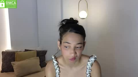 Snapshot of hot_little_bunny chatting on 05/26/26, 09:44 Alana online show from 05/26/26, 09:44