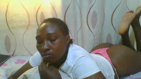 Snapshot of hot_masha chatting on 02/19/25, 05:05 hot_masha online show from 02/19/25, 05:05