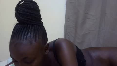 hot_melanie1 online show from 05/06/26, 06:02