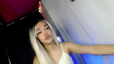 hot_moma69 online show from 04/14/26, 07:25