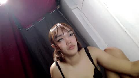 hot_moma69 online show from 04/17/26, 11:57