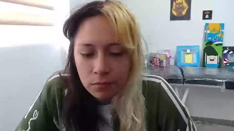 Mia online show from 09/20/25, 03:02